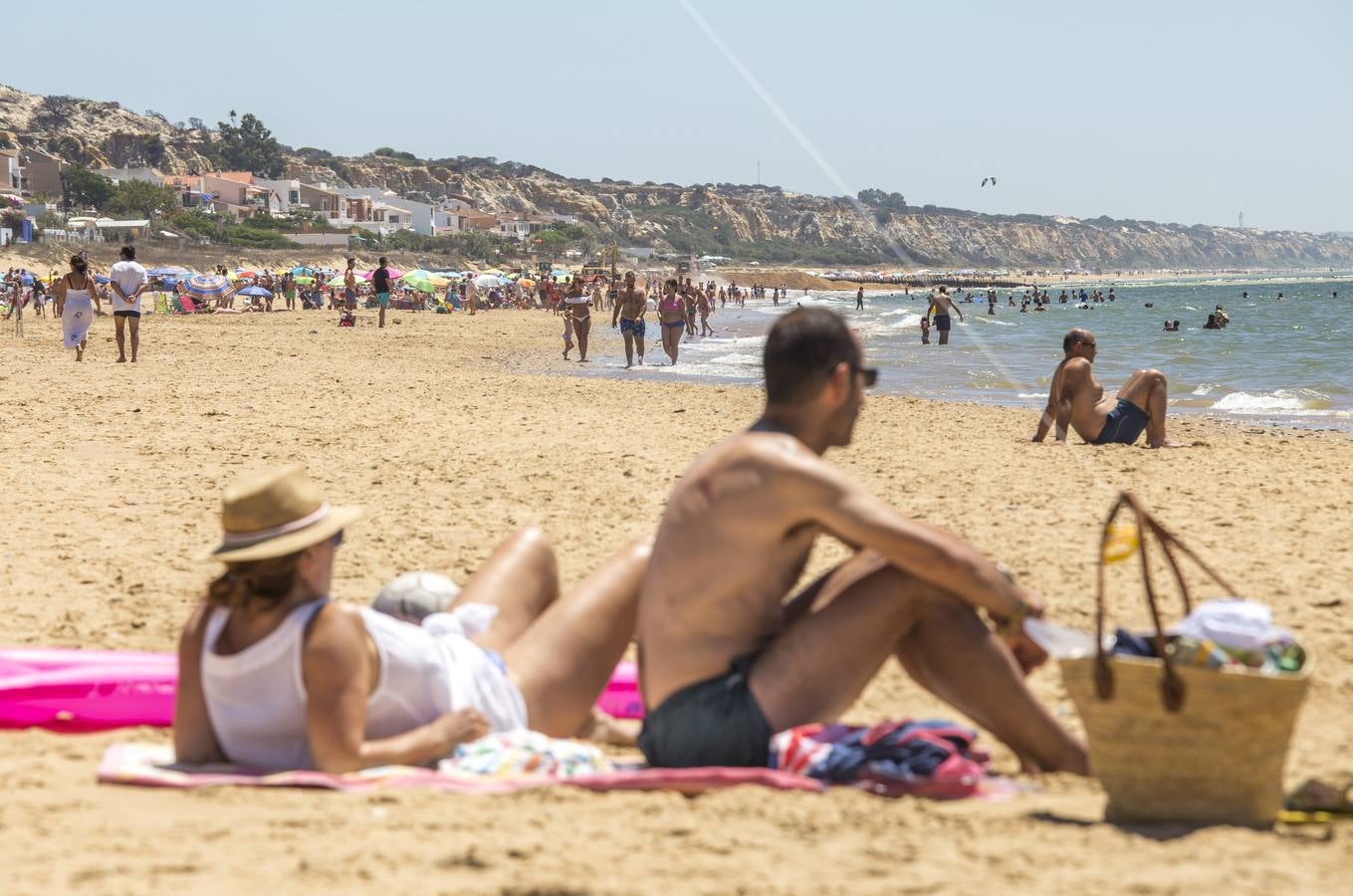 Jornada de playa en Mazagón, en imágenes