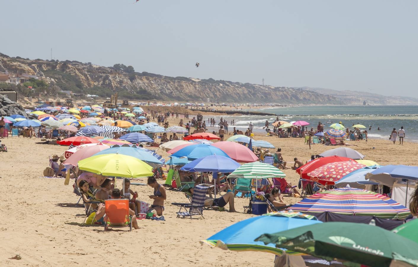 Jornada de playa en Mazagón, en imágenes