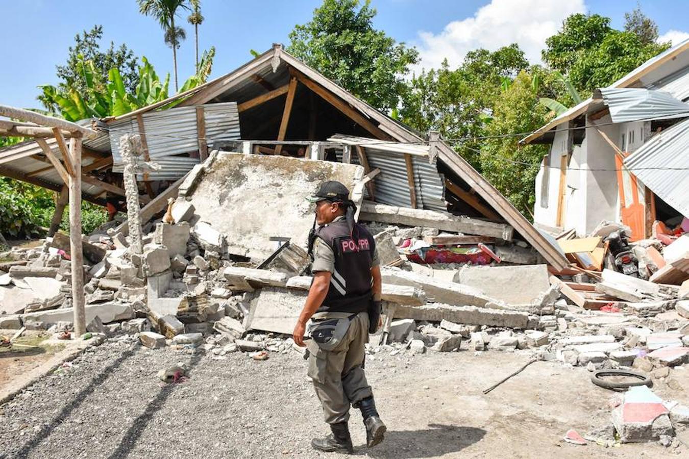 El terremoto de 6,4 de magnitud se sintió unos diez segundos en Lombok, donde provocó escenas de pánico mientras residentes abandonaban sus hogares a primera hora de la mañana.. 