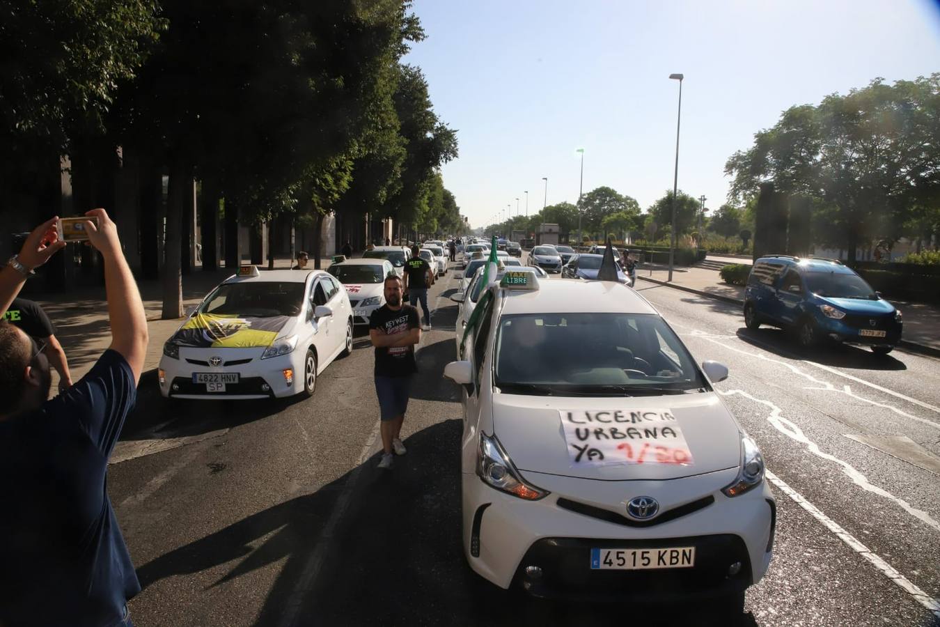 La marcha de los taxistas por Córdoba, en imágenes