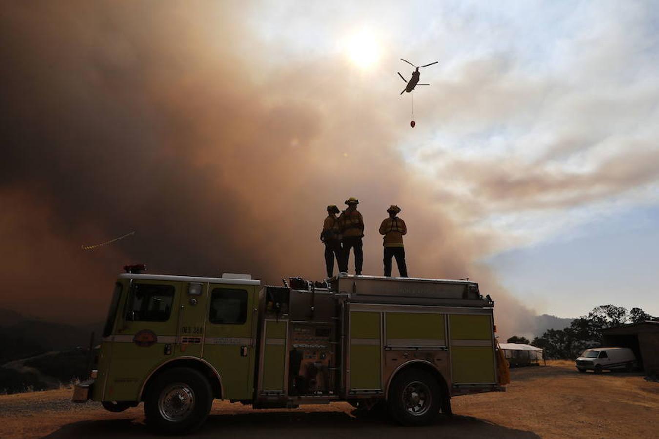 Los quince incendios de California han arrasado ya 113.300 hectáreas. 