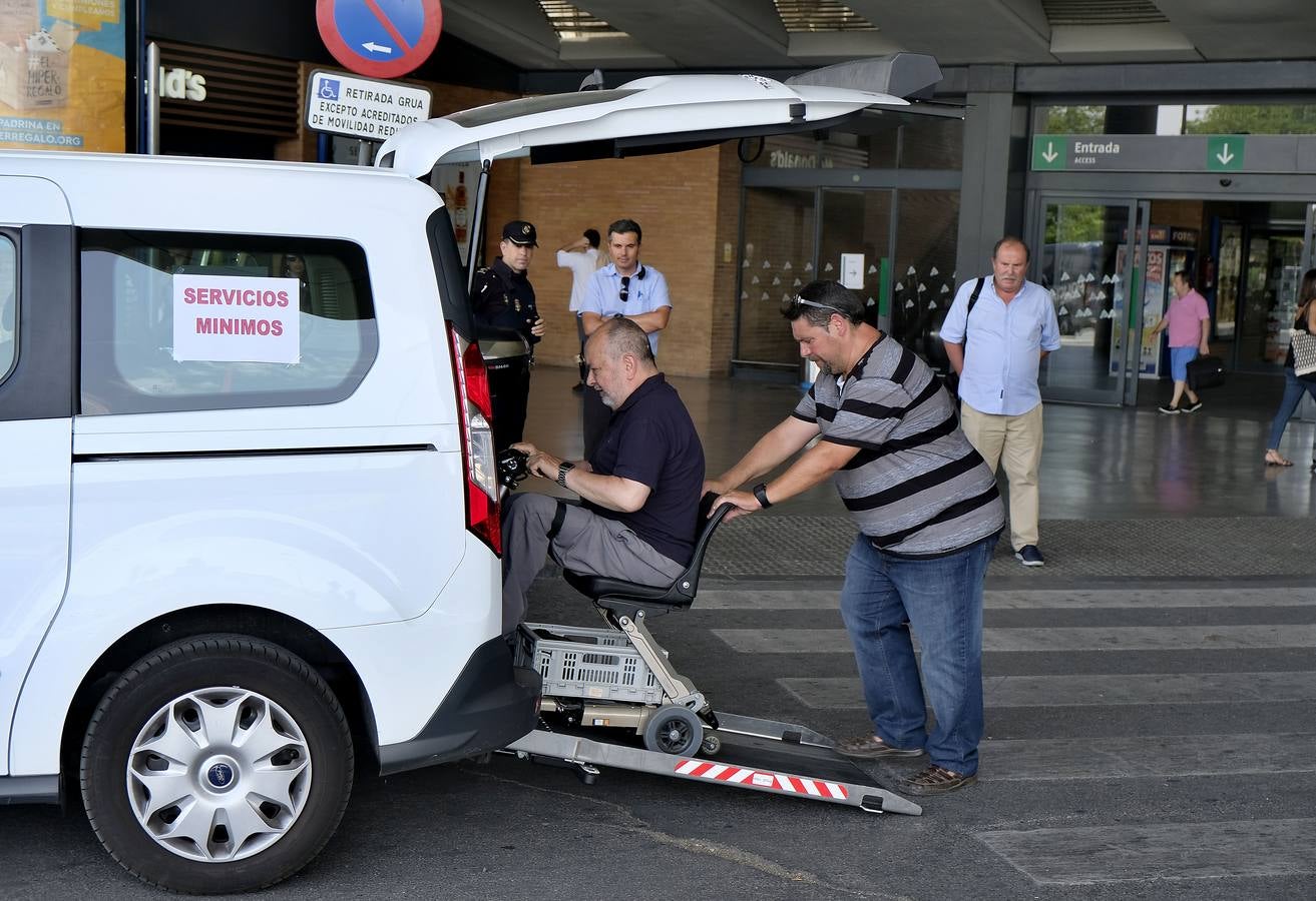 La huelga de taxis, en imágenes