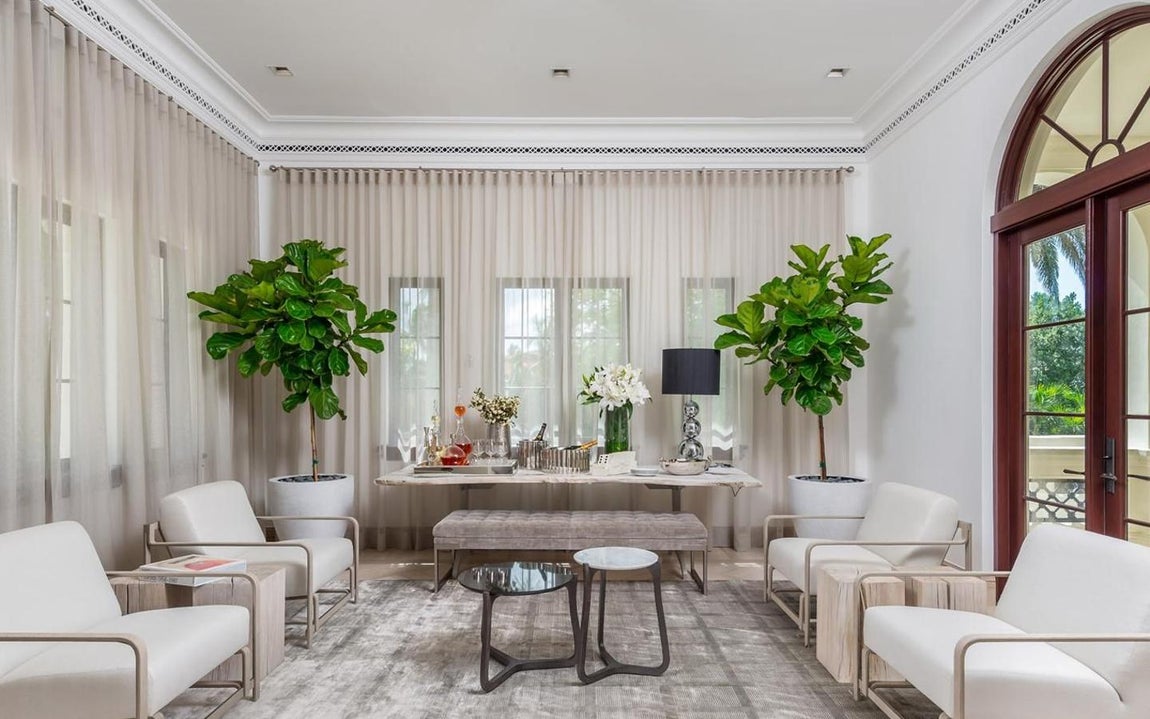 Amplia. La vivienda es de gran tamaño, ocupa un área de 2.000 metros cuadrados y se alza sobre un terreno de 5.000