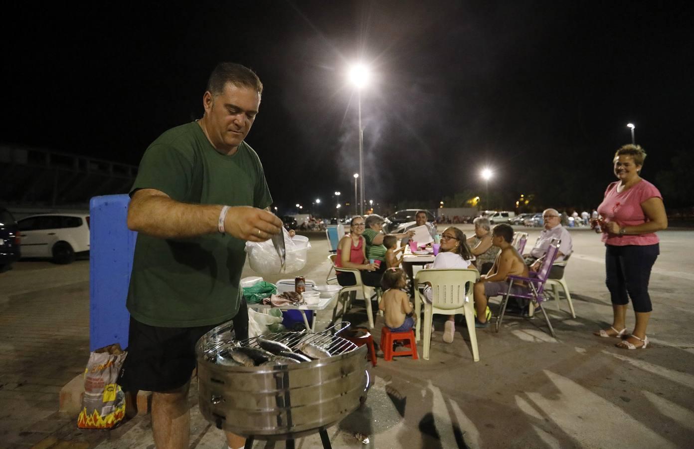 El Arenal en la noche más calurosa del verano, en imágenes