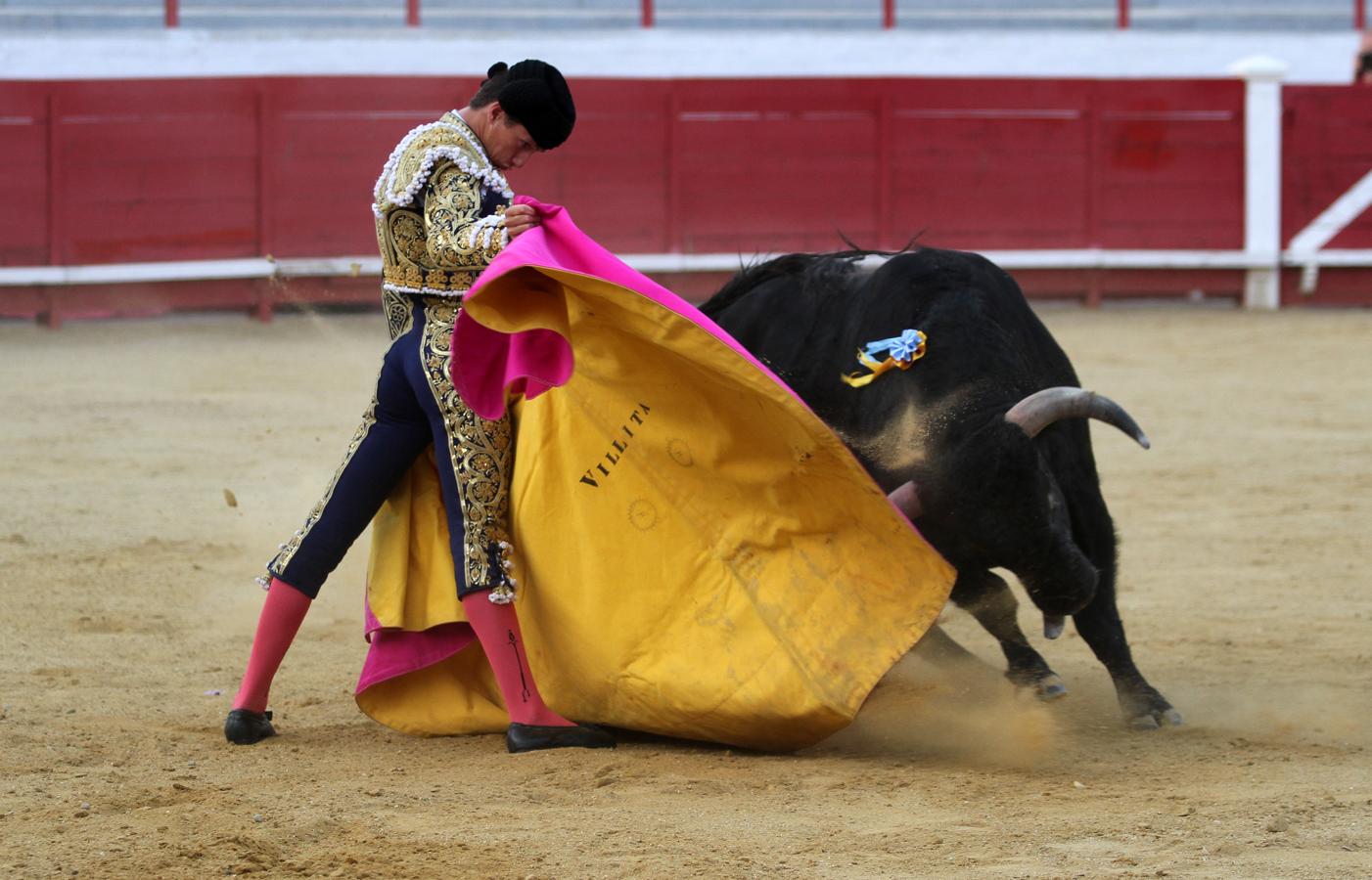 Concurrida tarde de toros en Bargas