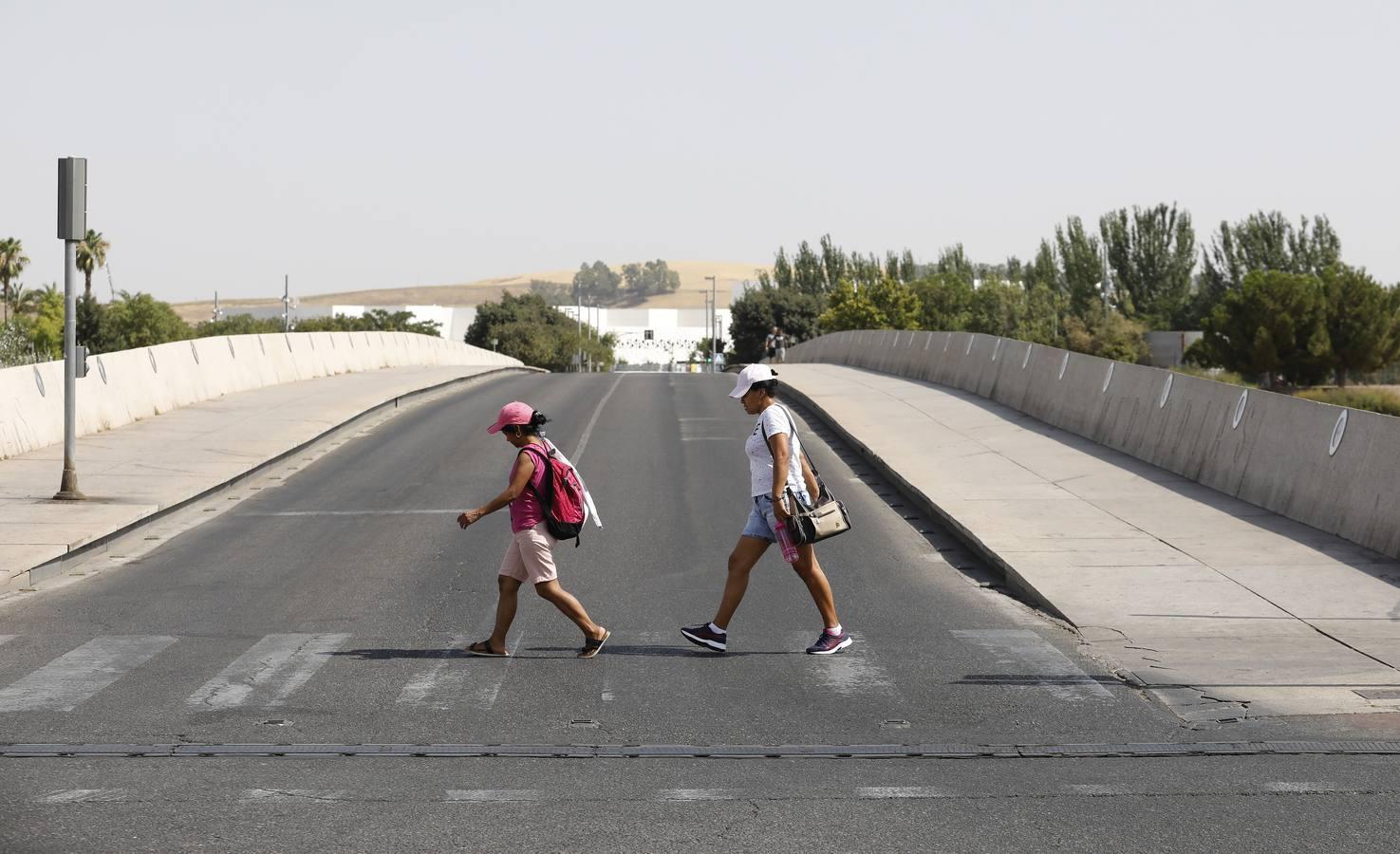 Un domingo desértico en Córdoba, en imágenes