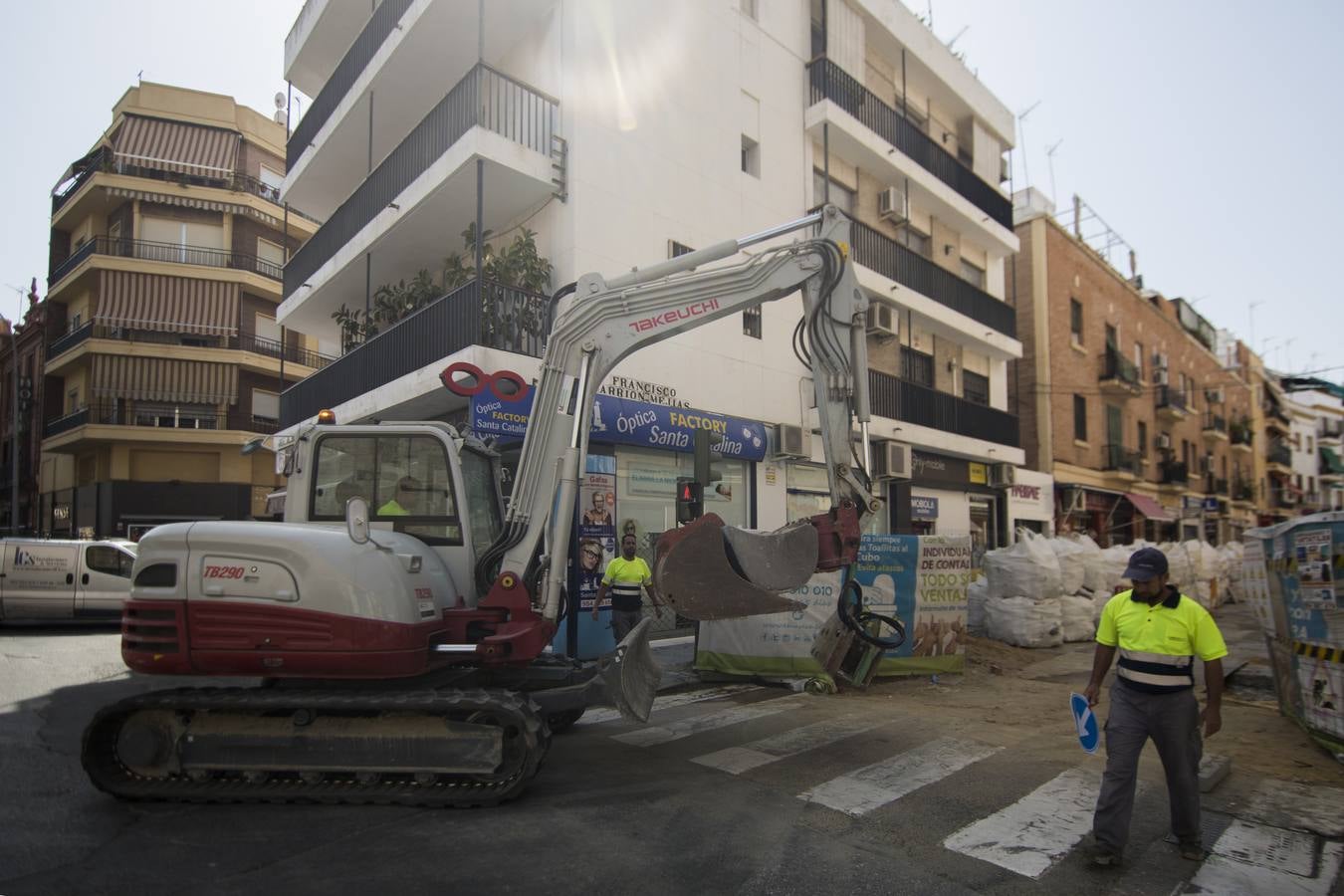 De zanja en zanja por las calles de Sevilla