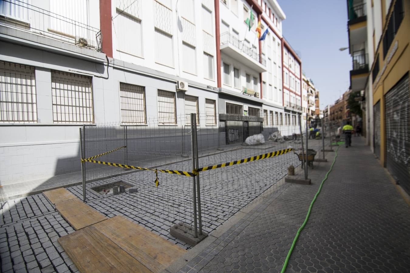 De zanja en zanja por las calles de Sevilla