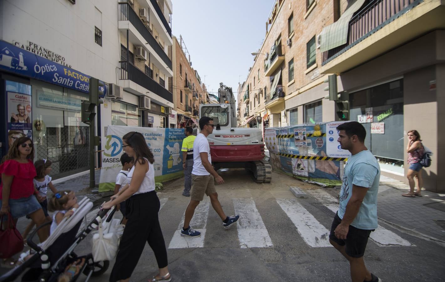 De zanja en zanja por las calles de Sevilla