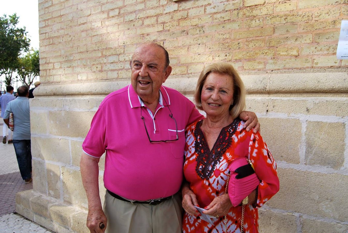 El propietario de Toyota Nimauto, José Luis Nimo y su mujer. 