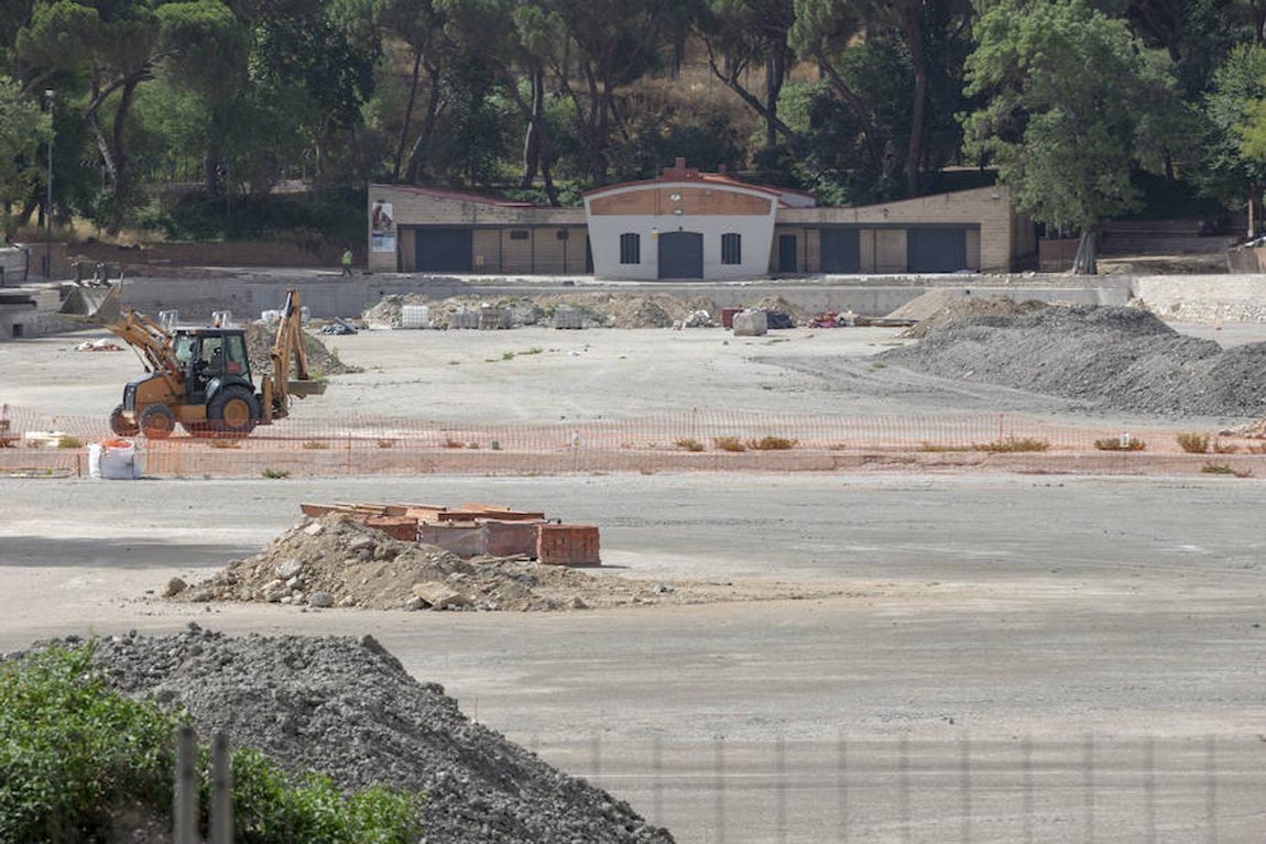 8.. En un primer momento, Medio Ambiente planteó que el vaciado del estanque se realizaría entre los meses de octubre y abril, «por ser el periodo de menor uso» y afección tanto para los hosteleros del entorno como para los clubes de remo que se entrenaban en la lámina de agua