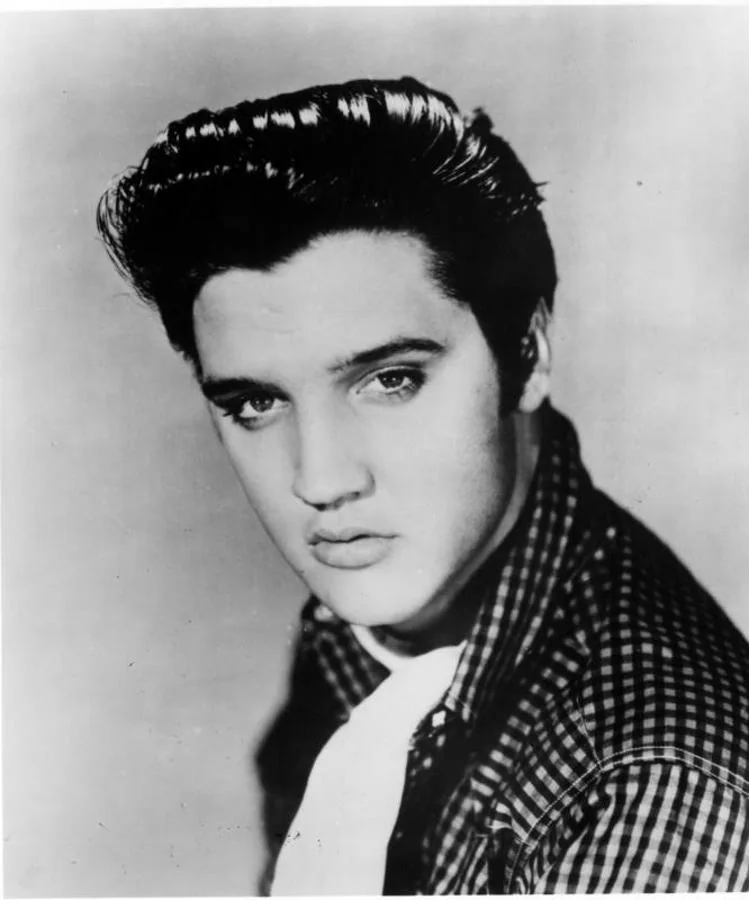 Retrato de Elvis Presley. 