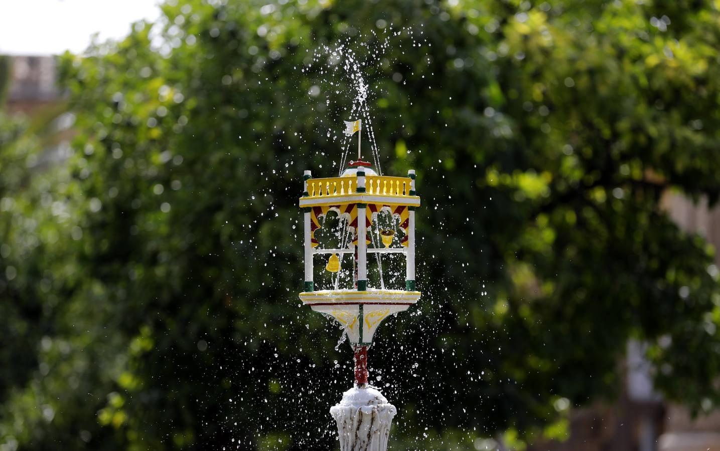 Las fuentes, un recurso contra el calor en Córdoba, en imágenes