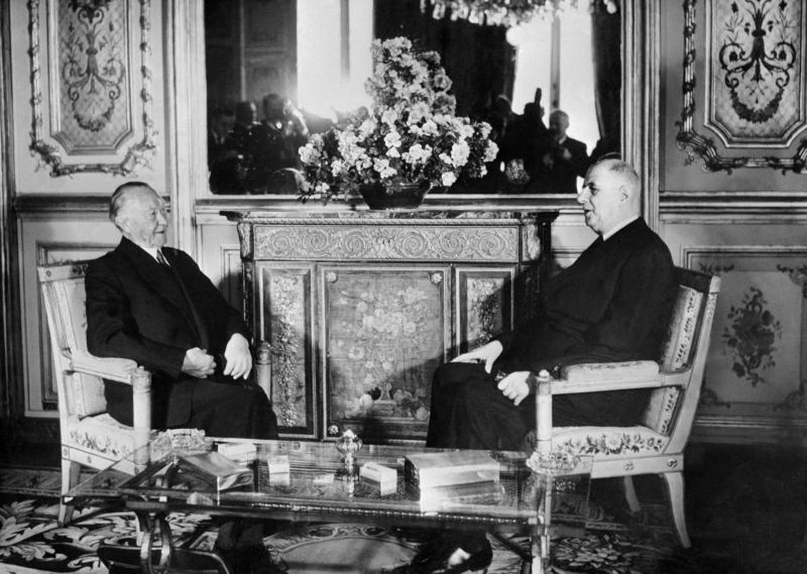 Encuentro entre el canciller alemán Konrad Adenauer y el presidente Charles De Gaulle. 
