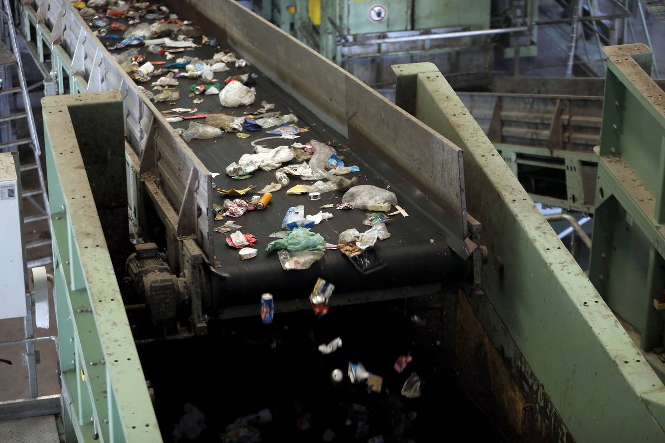 La planta de reciclaje del Lobatón, en imágenes