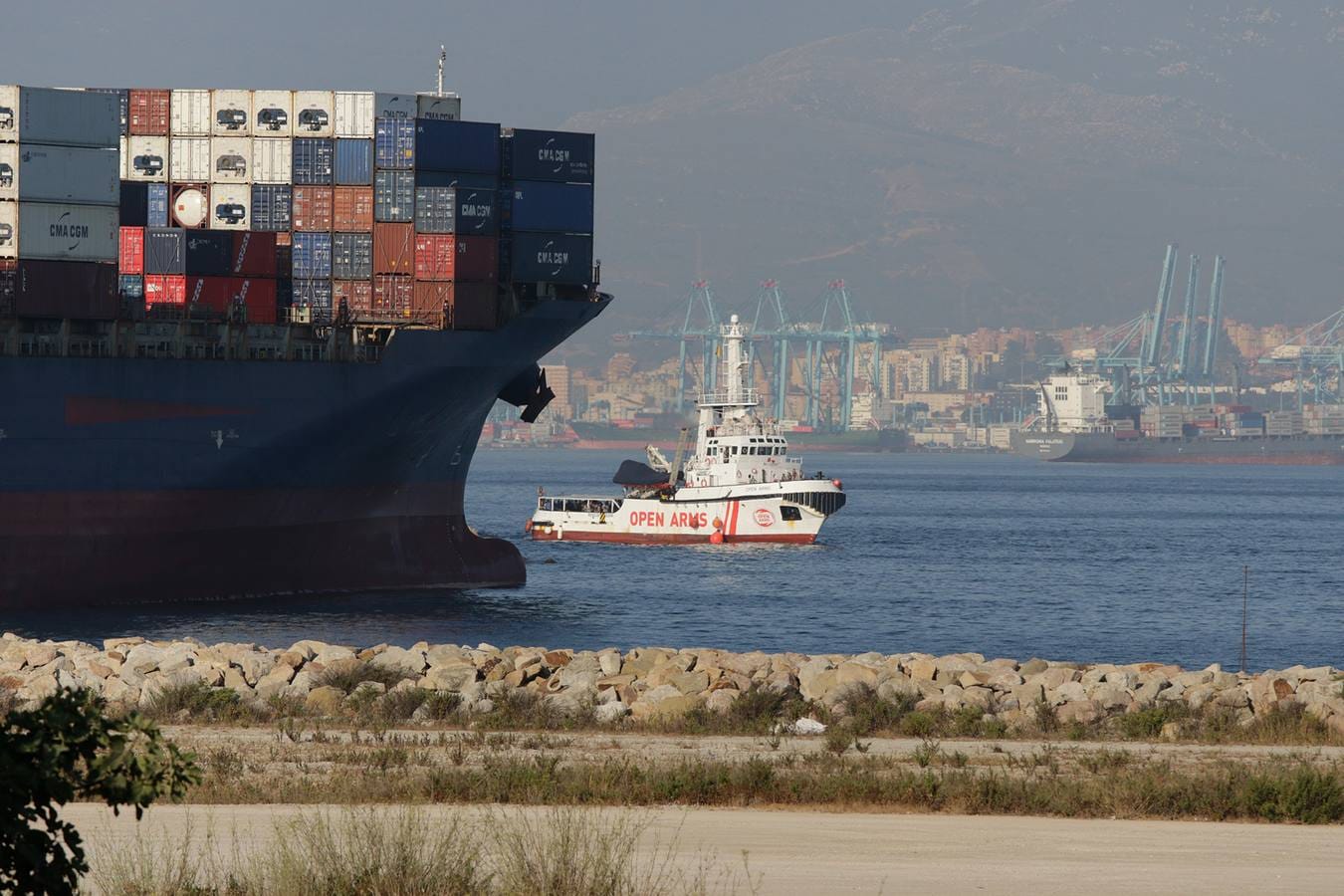 Open Arms censura la elección del puerto de San Roque tras el desembarco de 87 inmigrantes
