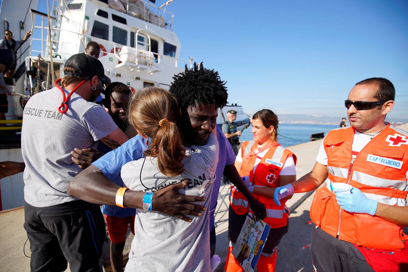 FOTOS: Así ha sido la llegada de los refugiados del Open Arms