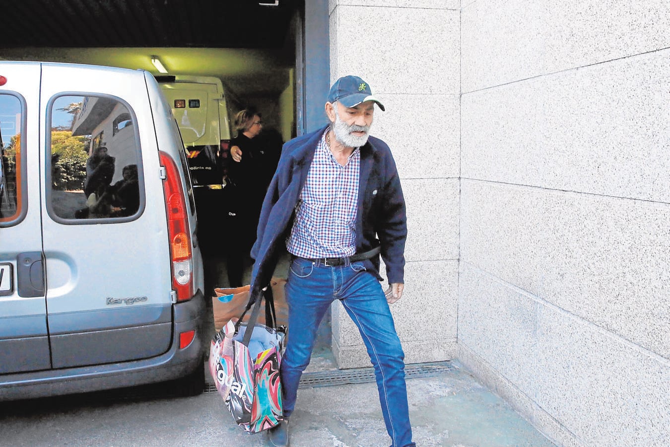 Melchor Charlín, hijo del histórico narcotraficante Manuel Charlín, a su salida del juzgado después de ser puesto en libertad con cargos. 