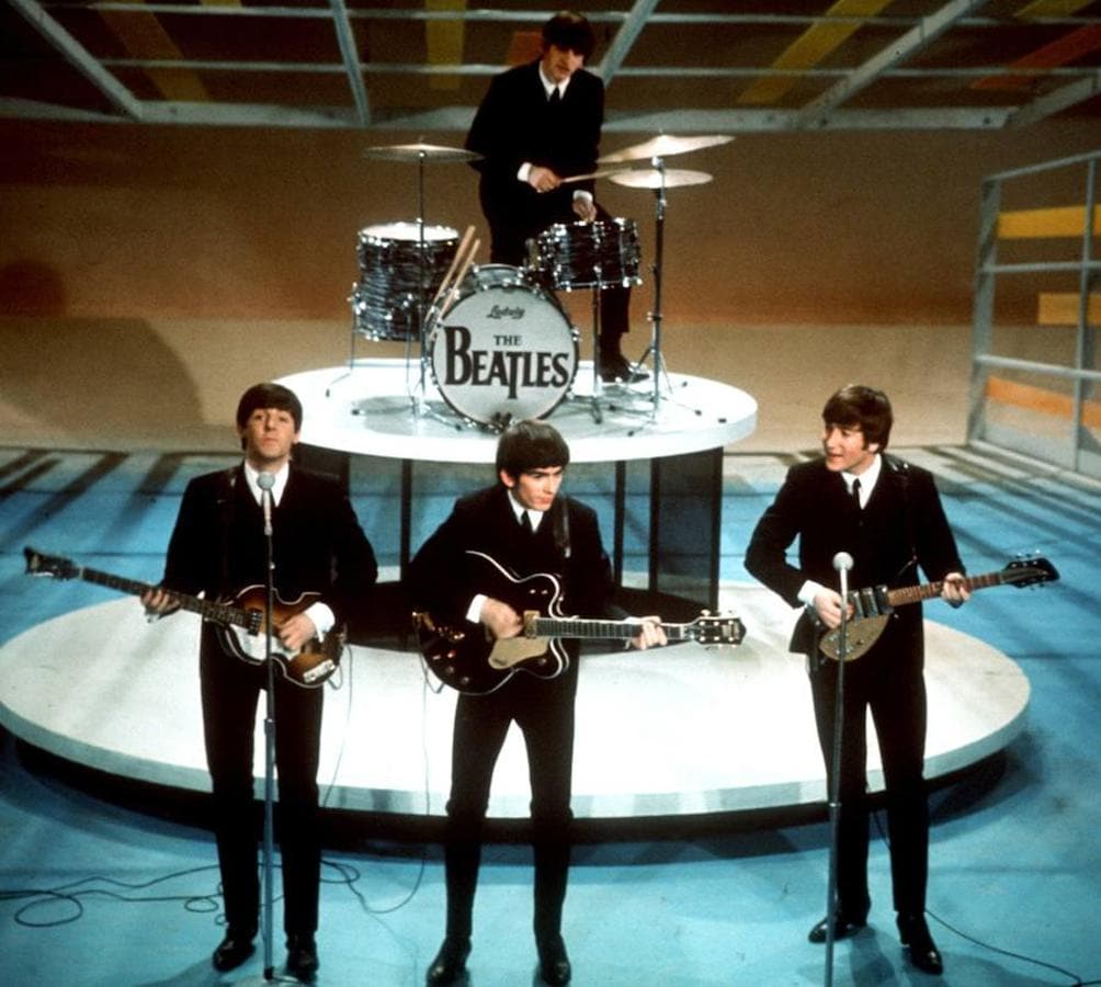 The Beatles tocando «Ed Sullivan Show». 