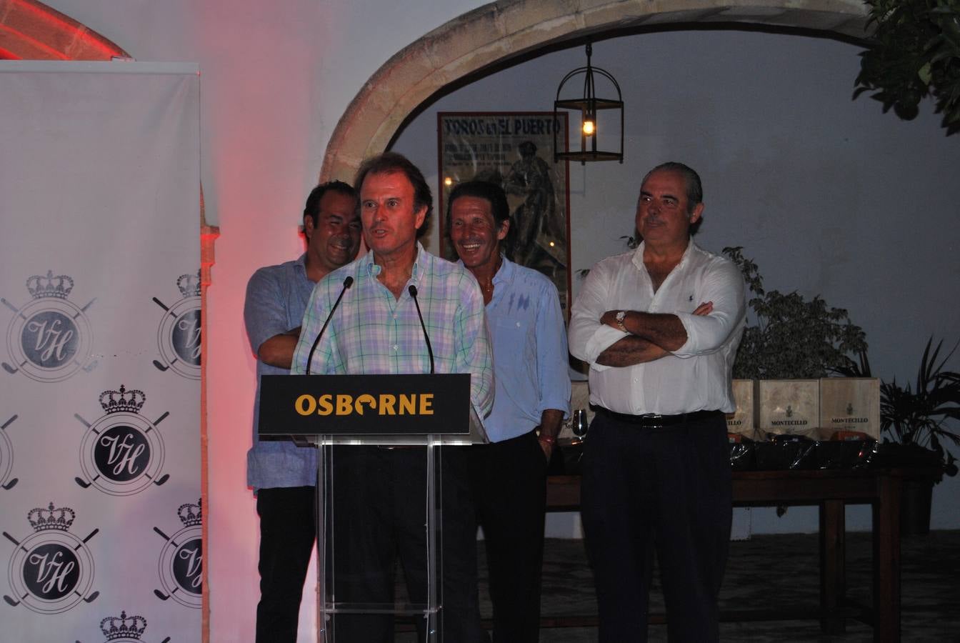 El presidente Ignacio Osborne en un momento de la entrega de premios, junto a el Ivan Llanza, Juan Melgarejo y José Manuel Domecq