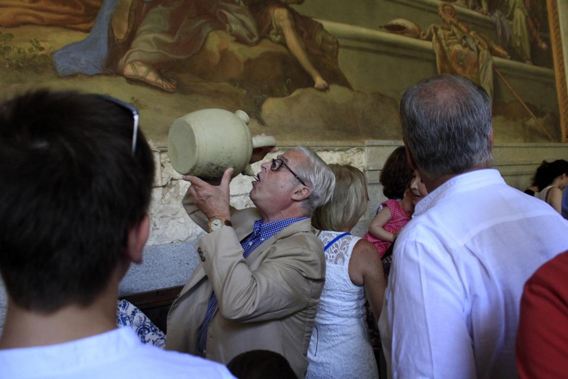 En imágenes: Toledo con su Virgen del Sagrario y los botijos