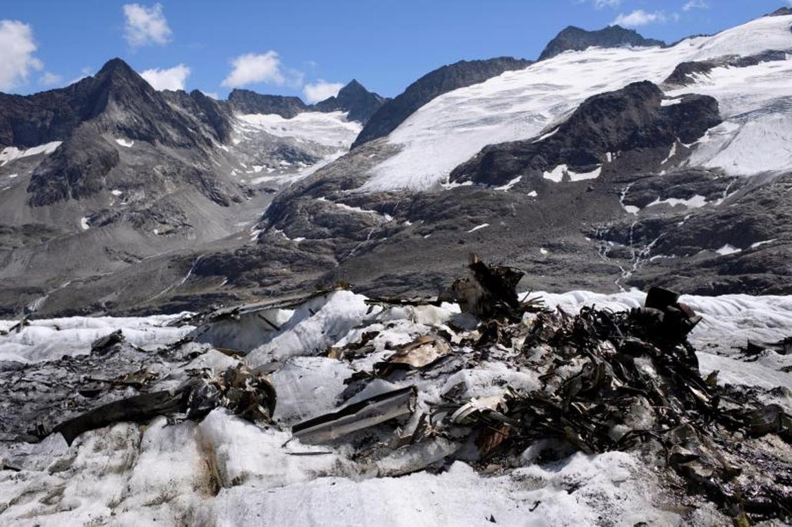 Restos del aparato hallados en los Alpes. 