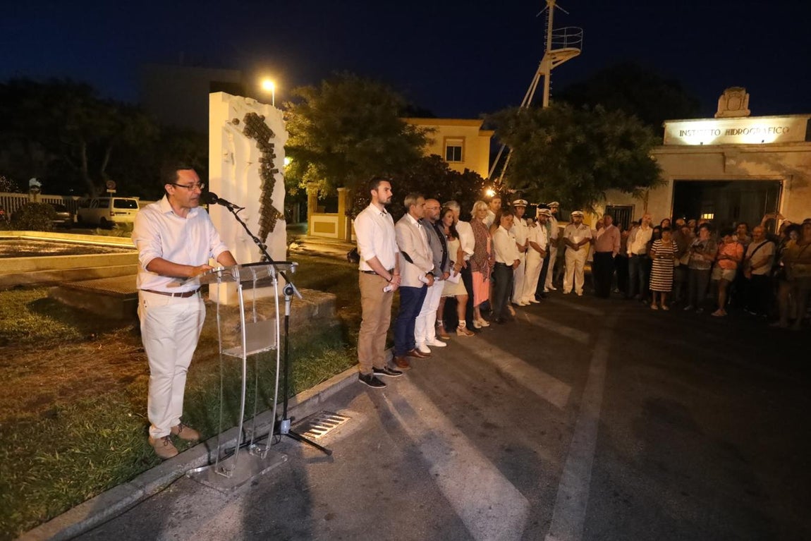 Fotos: Homenaje a las víctimas de la explosión de Cádiz de 1947