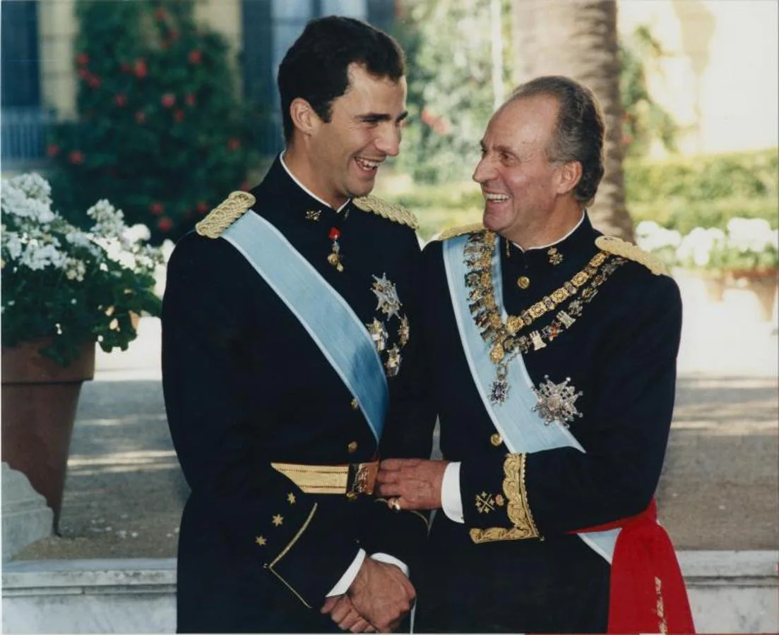 Dos reyes: Felipe VI y Juan Carlos I en la boda de la infanta Cristina. 