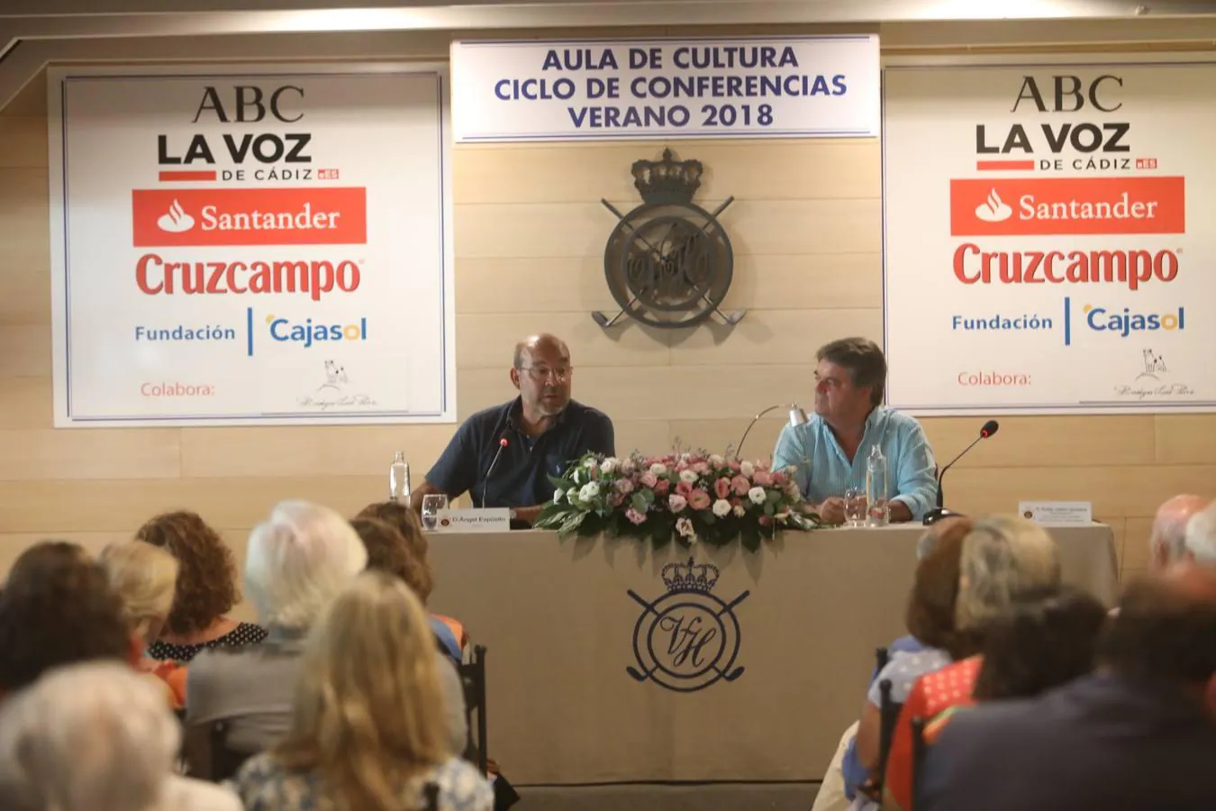 Conferencia de Ángel Expósito en el Club El Buzo
