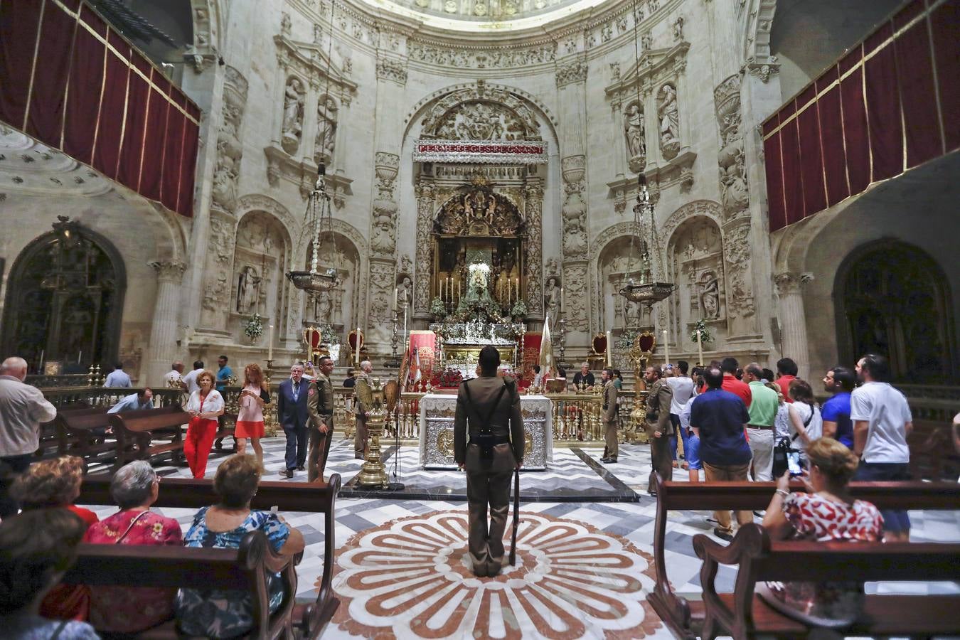 Galería de la apertura de la urna del Rey San Fernando