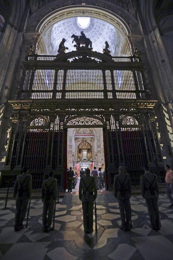 Galería de la apertura de la urna del Rey San Fernando