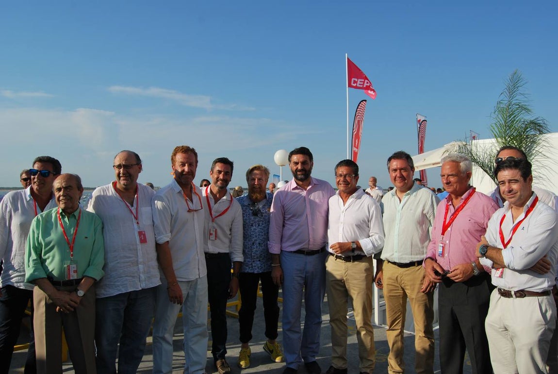 Grupo de asociaciones de turismo de Sevill. 