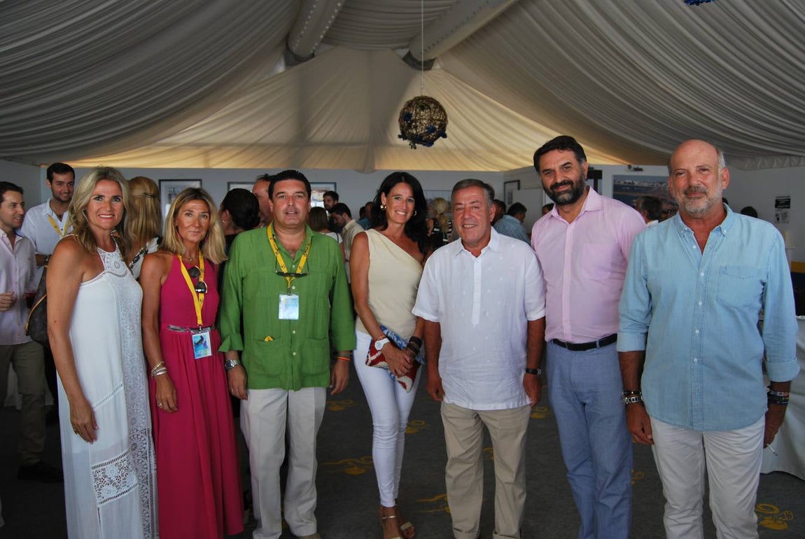 Paz García, Rocío Gómez, Juan Espina, Belén Miranda, José Ignacio Bidón (cónsul de Filipinas), Francisco Javier Fernández (consejero de turismo de la Junta de Andalucía), Ricardo Gil-Toresano (ex subdelegado del gobierno de Sevilla). 