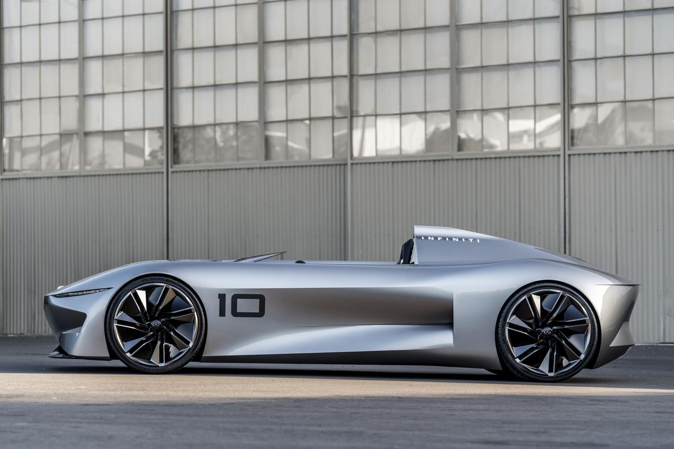 7- Infiniti Prototype 10. Uniendo pasado y futuro, el Infinity Prototype 10 rescata el espíritu de los primeros speedsters pero en una época de electrificación del automóvil