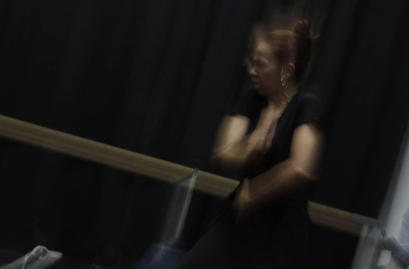 En imágenes, el ensayo de Isabel Bayón para la XX Bienal de Flamenco