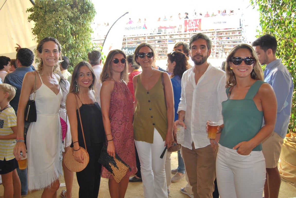 Cristina Mora-Figueroa, Teresa Ovando, Teresa Villalba, Isabel de los Reyes, Carlos Pérez de Petinto y Blanca Gutiérrez- Alviz. 