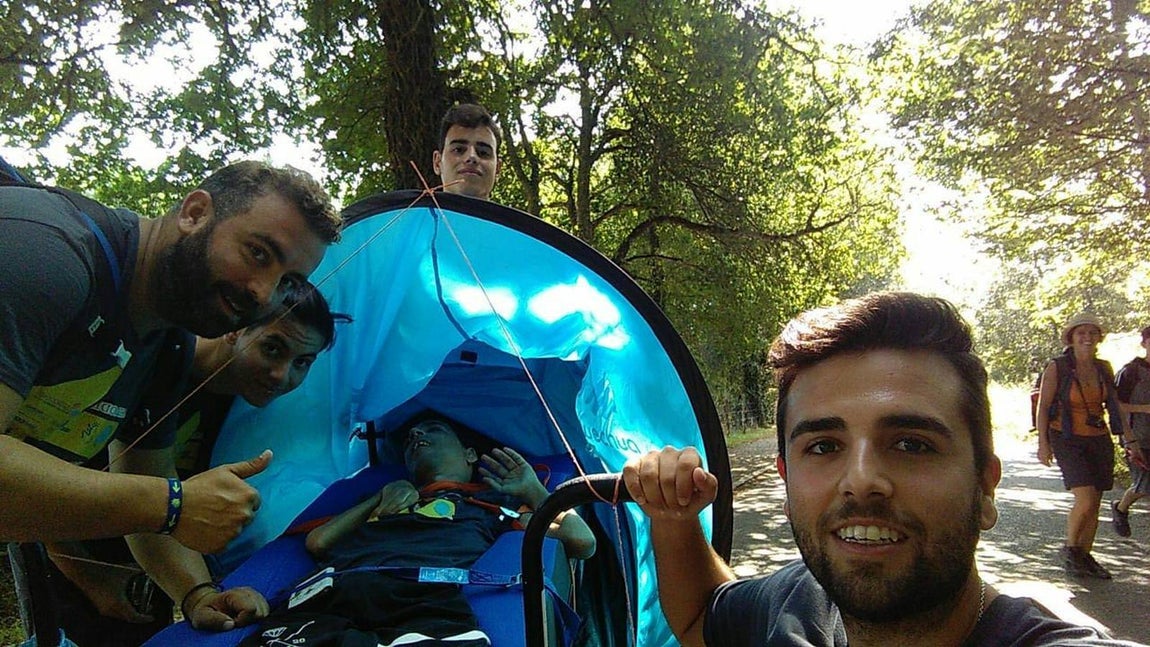 El Desafío Fernando: un puertorrealeño con parálisis cerebral realiza el Camino de Santiago