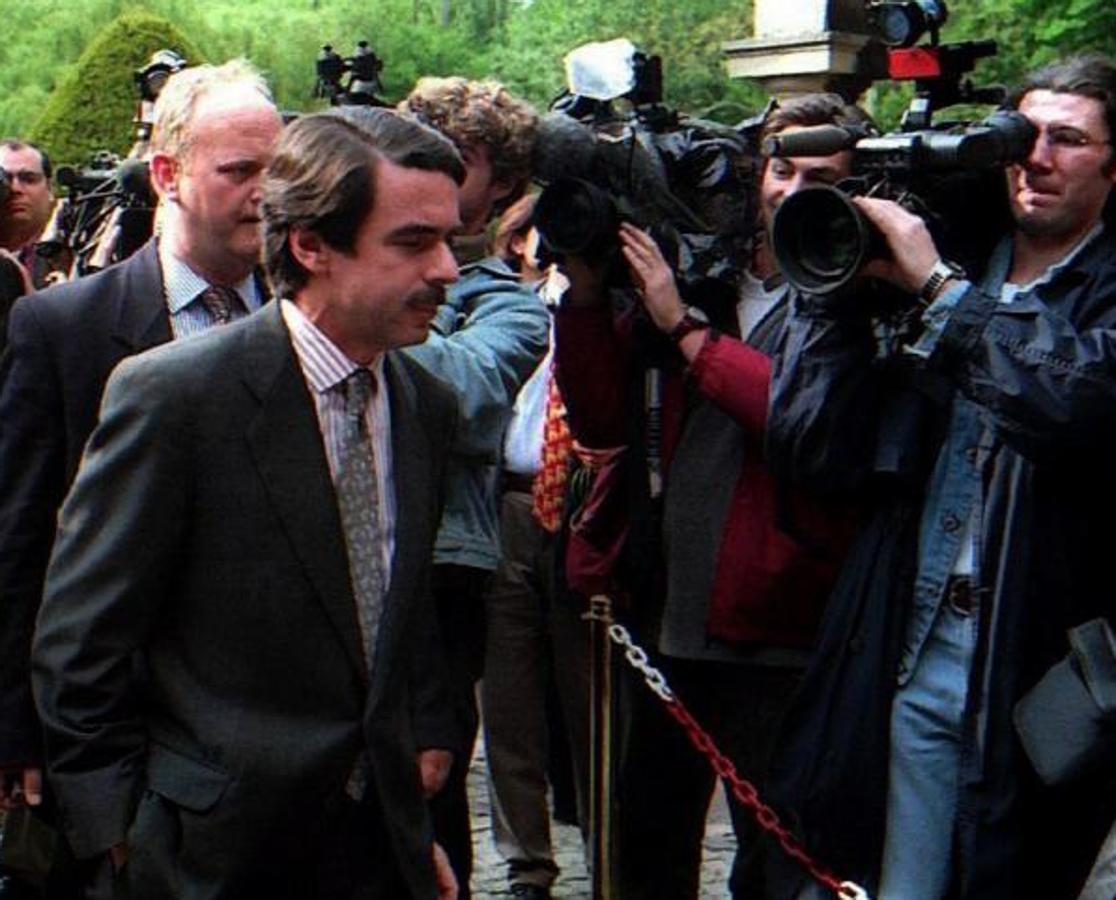El expresidente Aznar accediendo a una reunión del Partido Popular Europeo en Bruselas. 