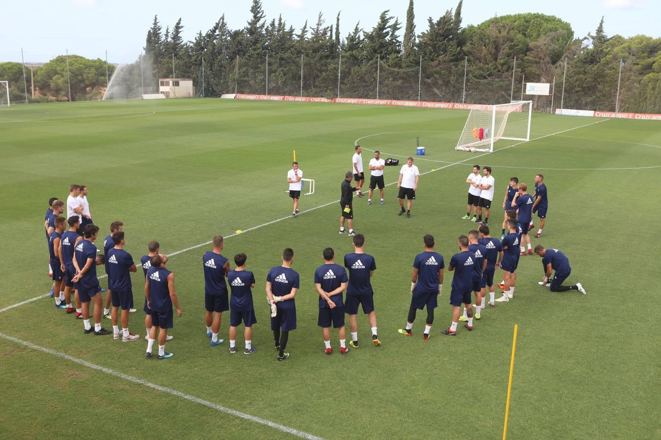 Dejan Lekic y Edu Ramos ya entrenan con el Cádiz CF