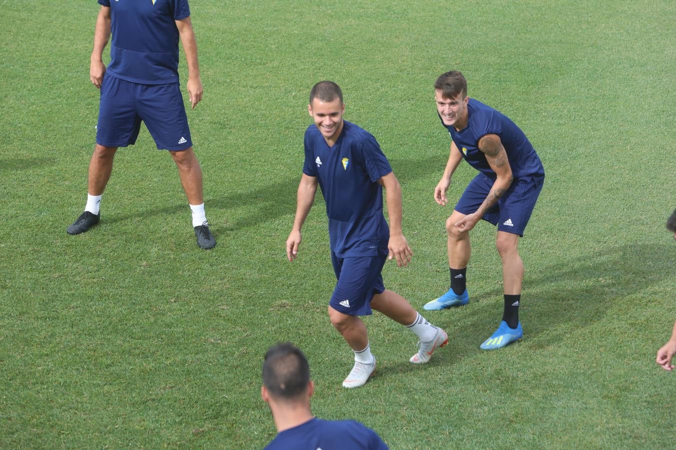 Dejan Lekic y Edu Ramos ya entrenan con el Cádiz CF