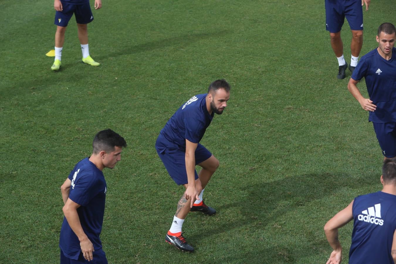 Dejan Lekic y Edu Ramos ya entrenan con el Cádiz CF