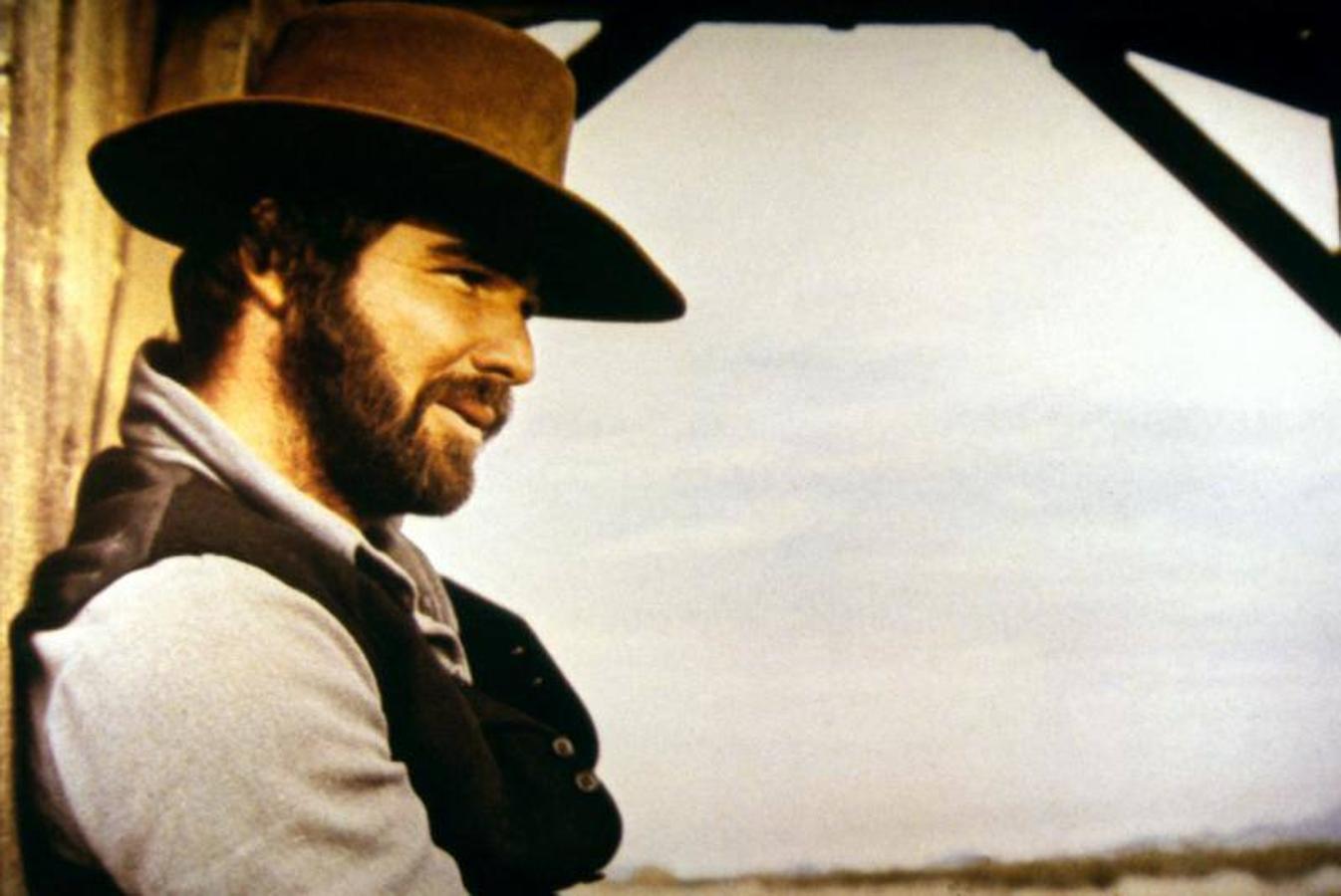 «El hombre que amó a Cat Dancing». En 1973 rodó este «western» bajo la producción de Metro-Goldwyn-Mayer y la dirección de Richard C. Sarafian.
