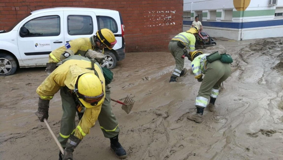 Los estragos de la tromba de agua de Cebolla, en imágenes