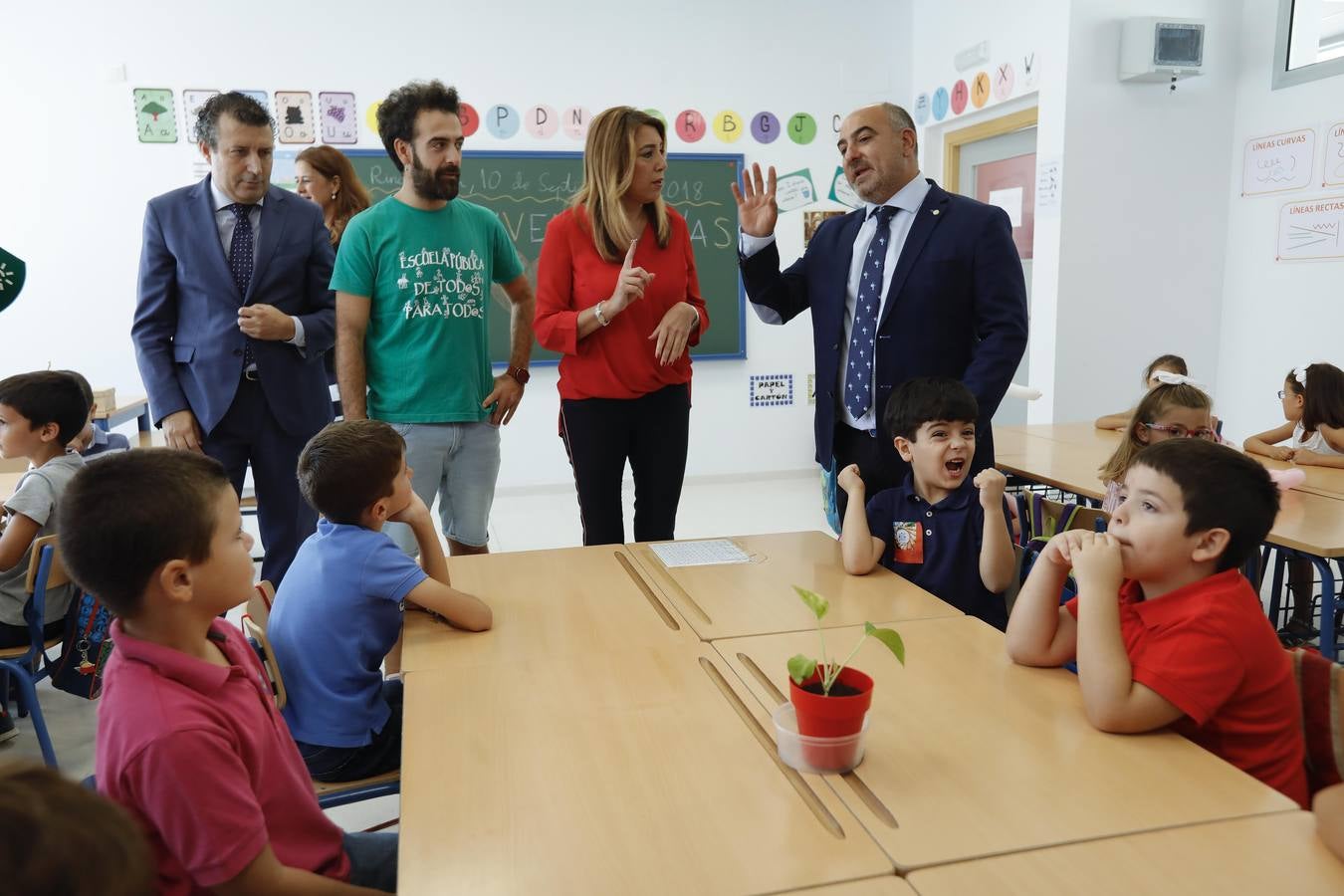 En imágenes, la «vuelta al cole» en la capital hispalense