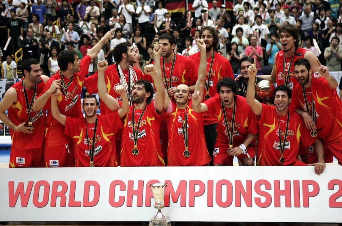 La Selección Española de Baloncsto tras ganar el mundial de 2006