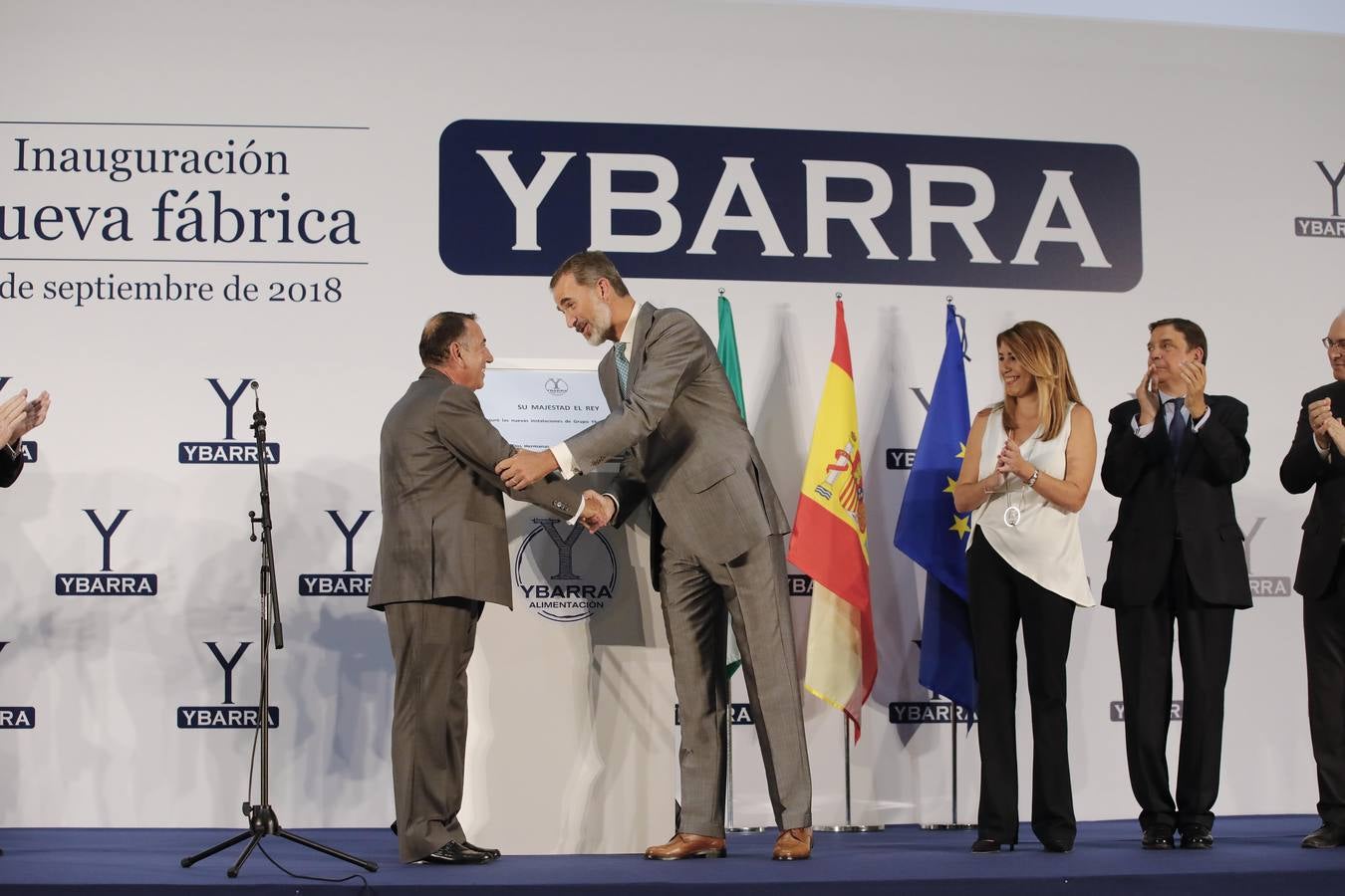 En imágenes, el Rey en la inauguración de la nueva fábrica de Ybarra en Sevilla