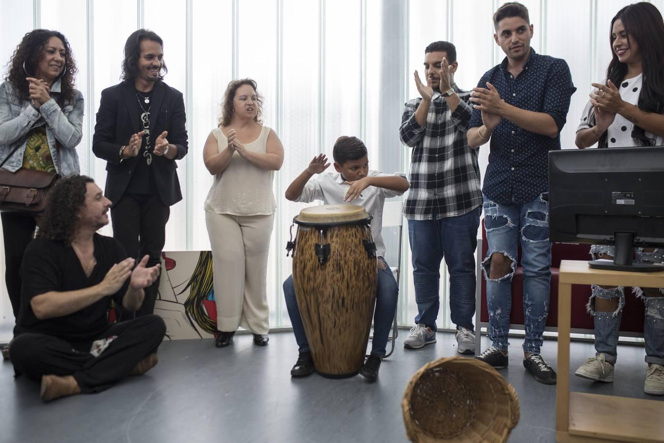 Petete le pone los «Cinco sentío» a la Bienal de Flamenco de Sevilla