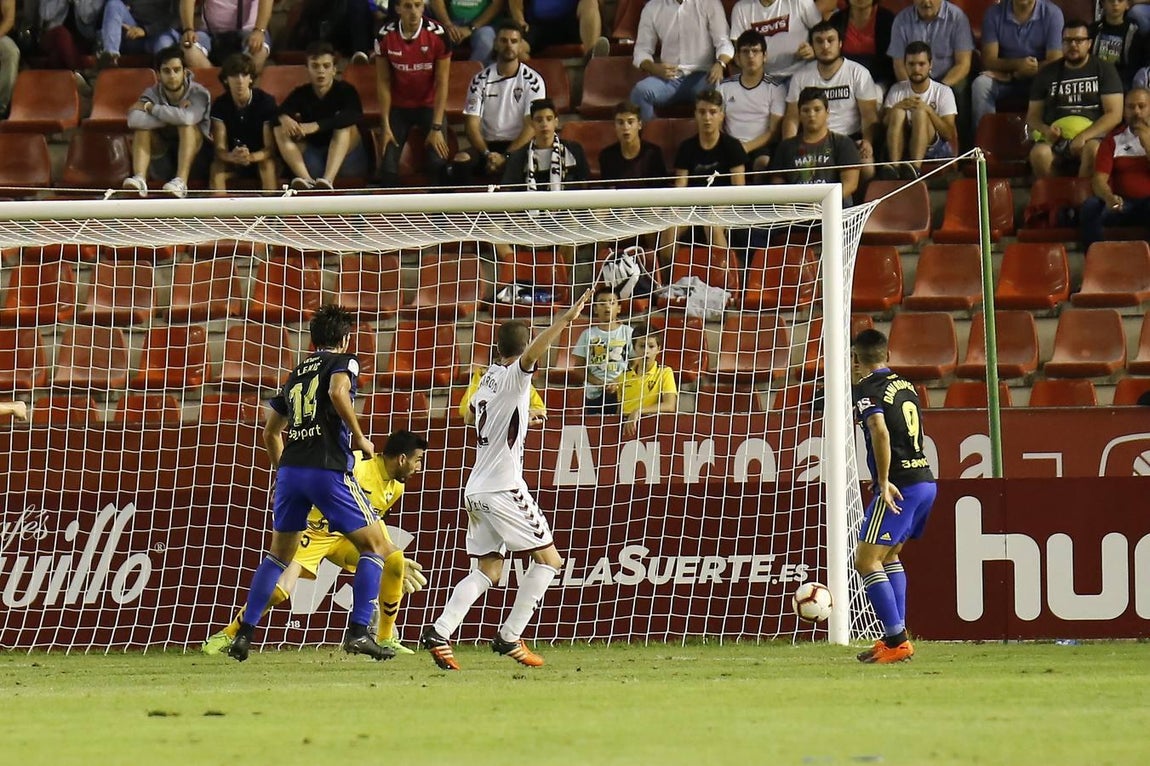 FOTOS: Las mejores jugadas del Albacete 1 - Cádiz CF 1