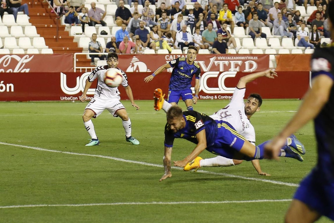 FOTOS: Las mejores jugadas del Albacete 1 - Cádiz CF 1