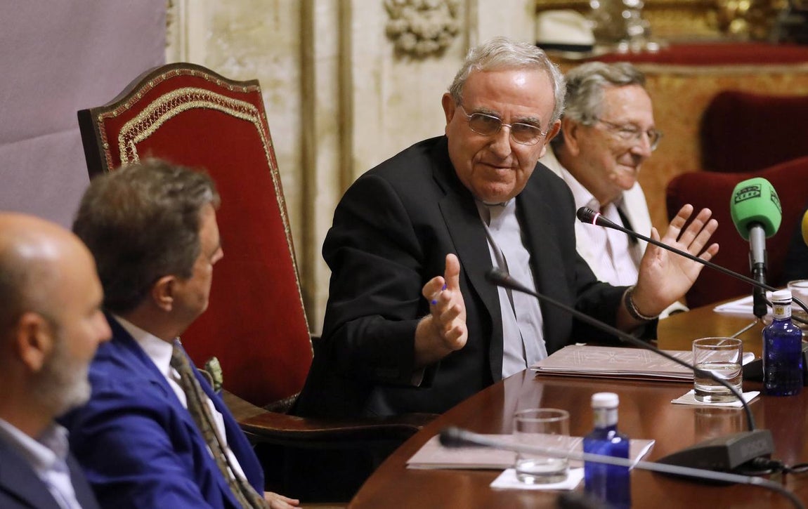 La visita de Rafael Moneo a la Mezquita-Catedral de Córdoba, en imágenes